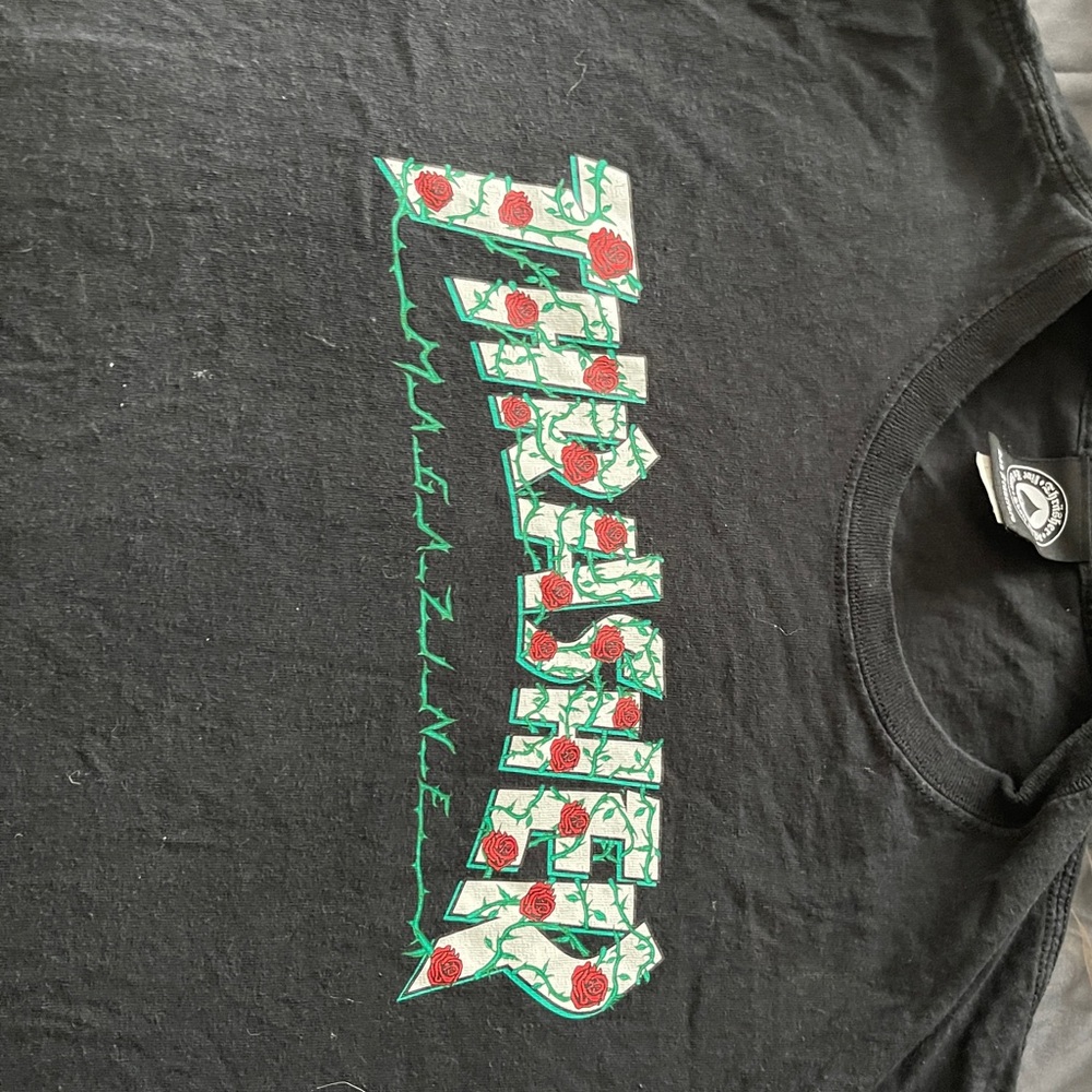 Black rose Thrasher Tee!
